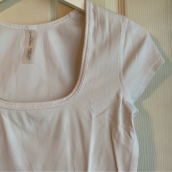 EUC Outdoor Voices SuperformRib Shortsleeve in White, Size Medium - Picture 2 of 3